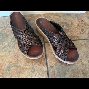 BRAND NEW BZees Dainty Metallic Woven Sandals